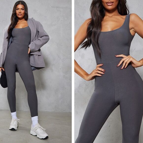 PrettyLittleThings Charcoal Slinky Sleeveless Scoop Neck Jumpsuit Sz 0 NWT - Picture 2 of 4